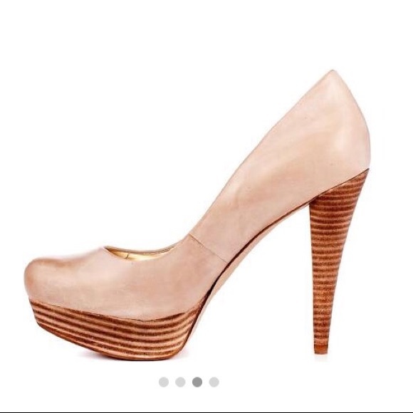 👠NWT GUESS LIGHT NATURAL LEATHER HEELS 👠 - Picture 3 of 6